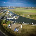Havenzicht Westhoek Marina
